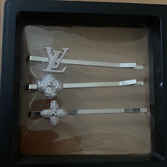 Louis Vuitton Fashion Silver Hair Pins - Picture 1 of 6